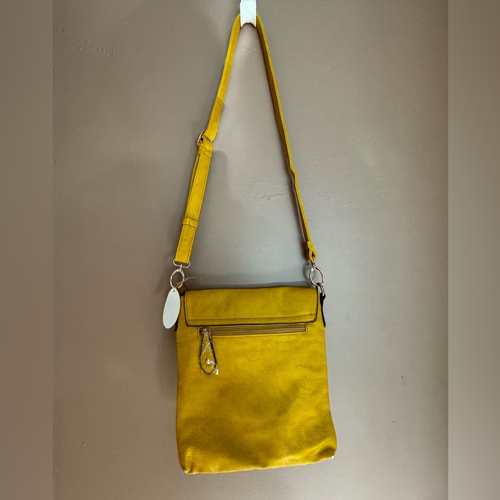 ❌SOLD❌ Yellow crossbody purse - Picture 5 of 7